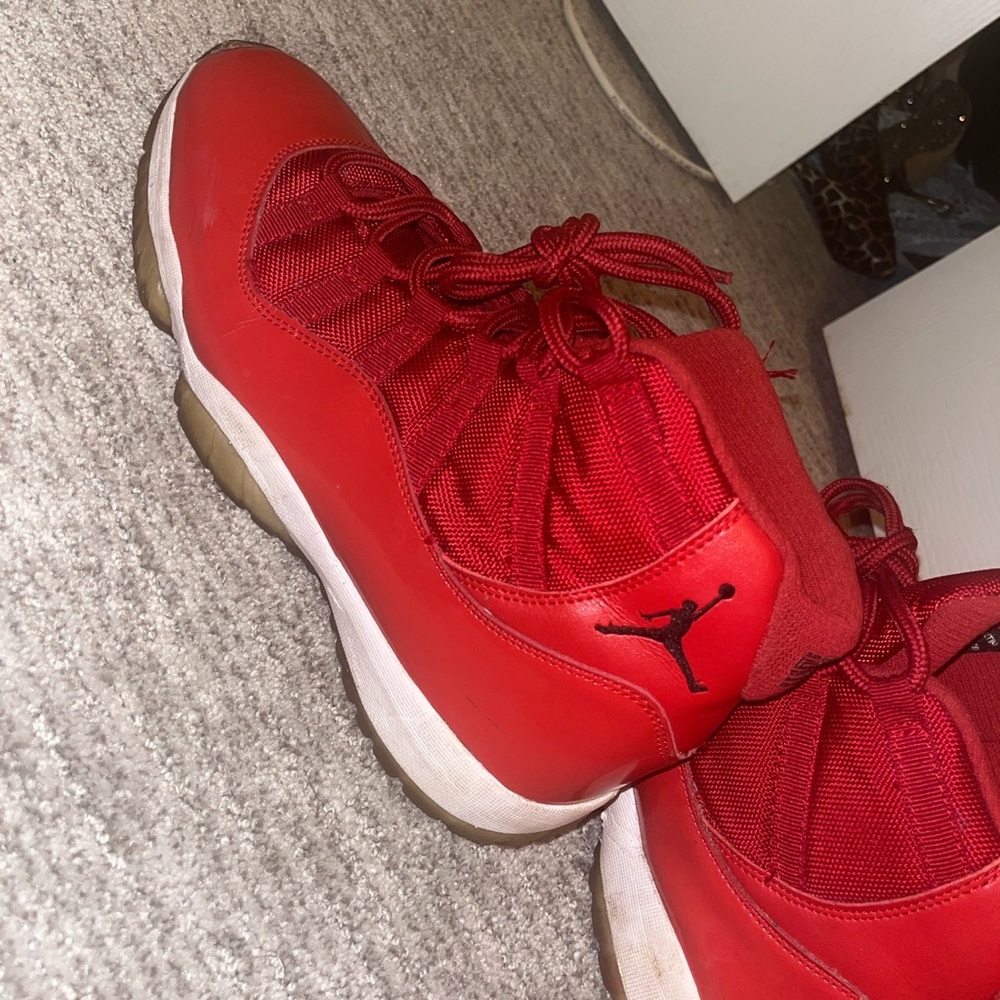 Real authentic Jordan 11 ‘Win Like 96’